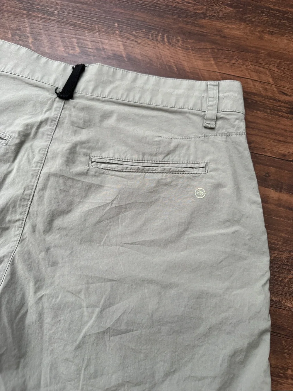 rag & bone Green Casual Flat Front Cotton Blend Green Chino Shorts 9”